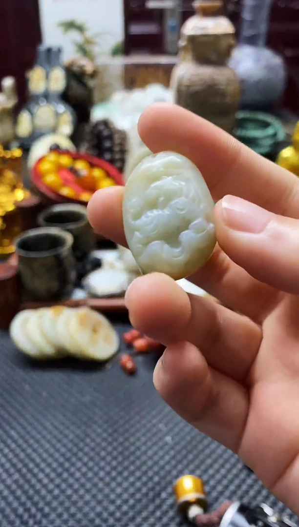 未镶嵌和田玉挂件老虎