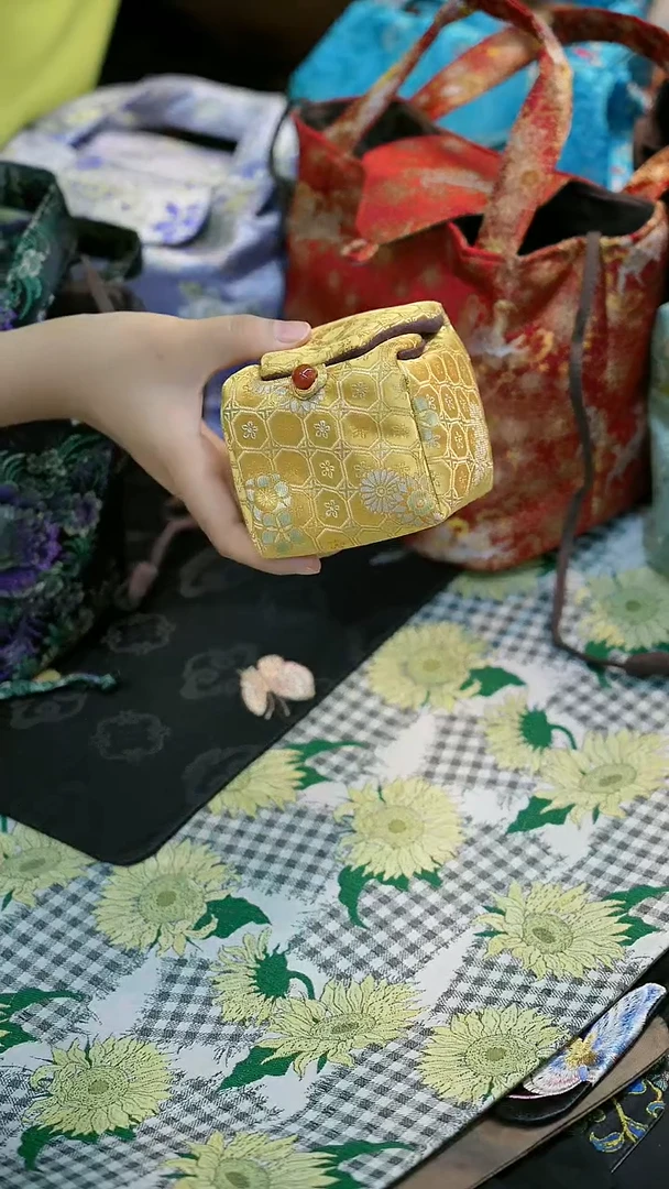 搬迁在即 茶席清仓中