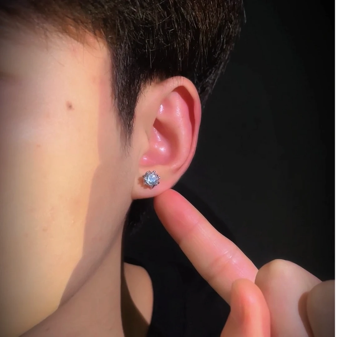 铜合金锆石耳饰 耳钉男潮雪花六爪耳饰轻奢耳饰时尚简约女个性