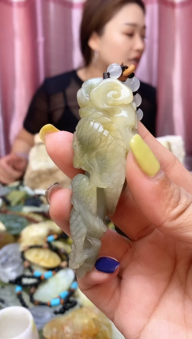 未镶嵌岫玉吊坠