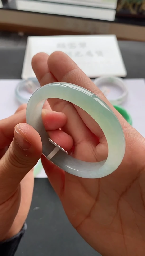 【闪购商品】翡翠手镯未镶嵌61号54.5*47*11.2*7.3