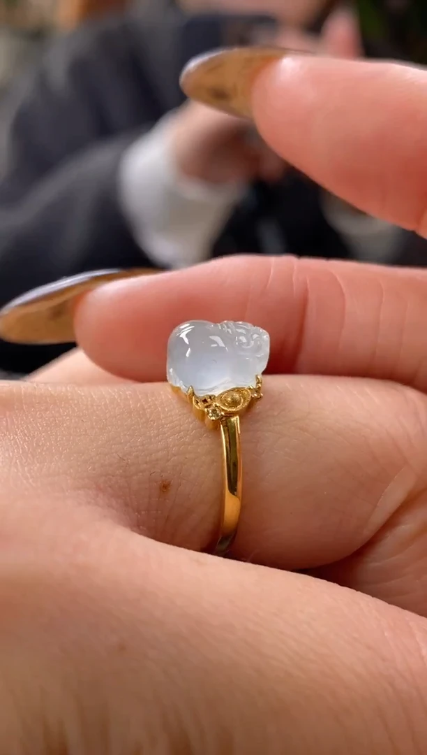 颈饰18K金镶嵌翡翠10521