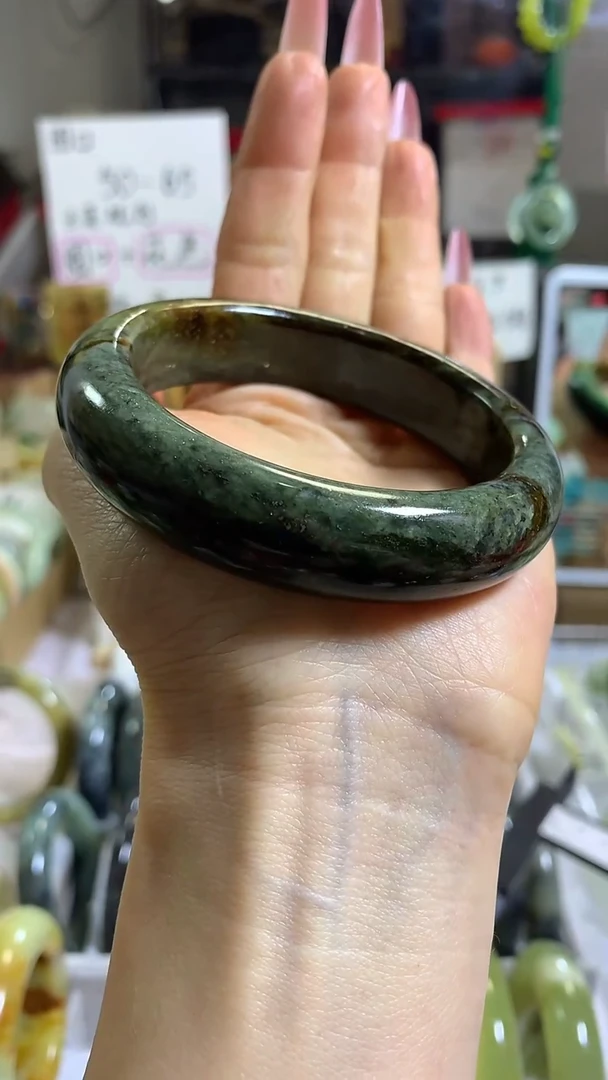 未镶嵌岫玉手镯22 58+ 包容