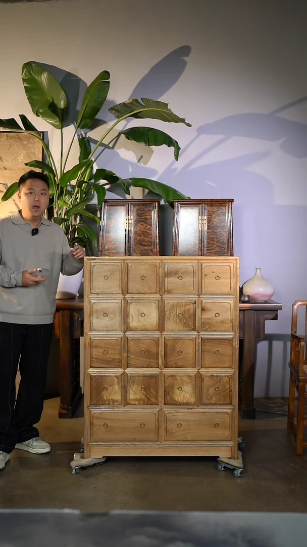 金丝楠老料满花精工榫卯落地多宝柜