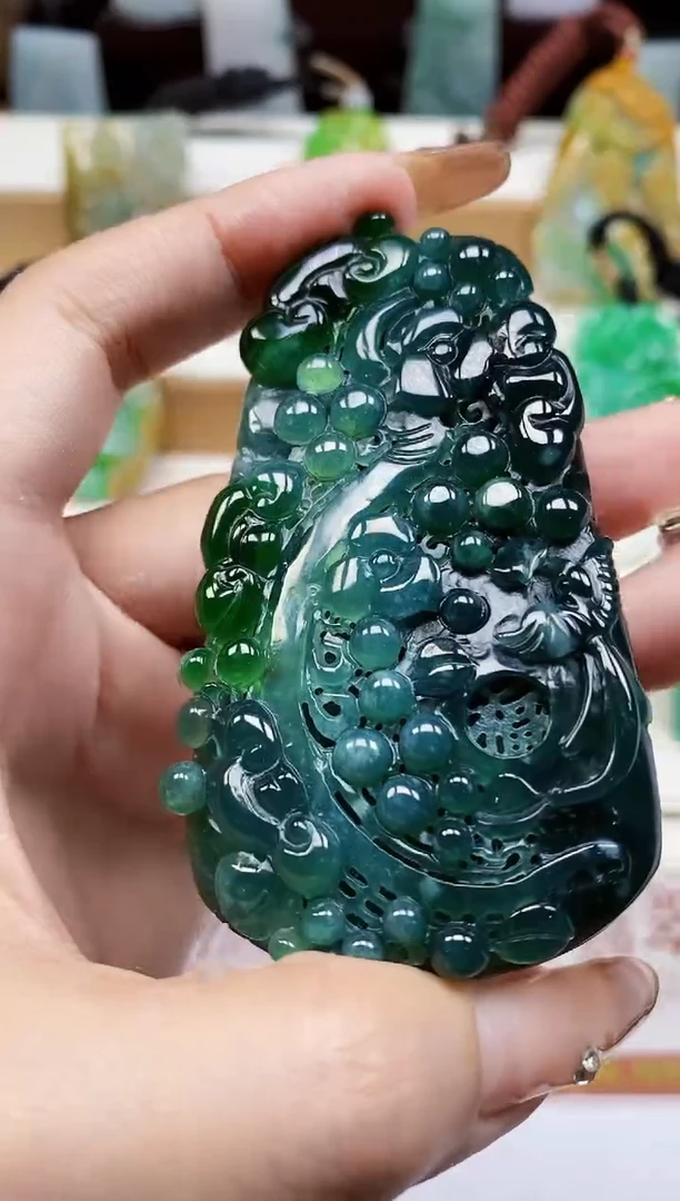 颈饰未镶嵌翡翠1