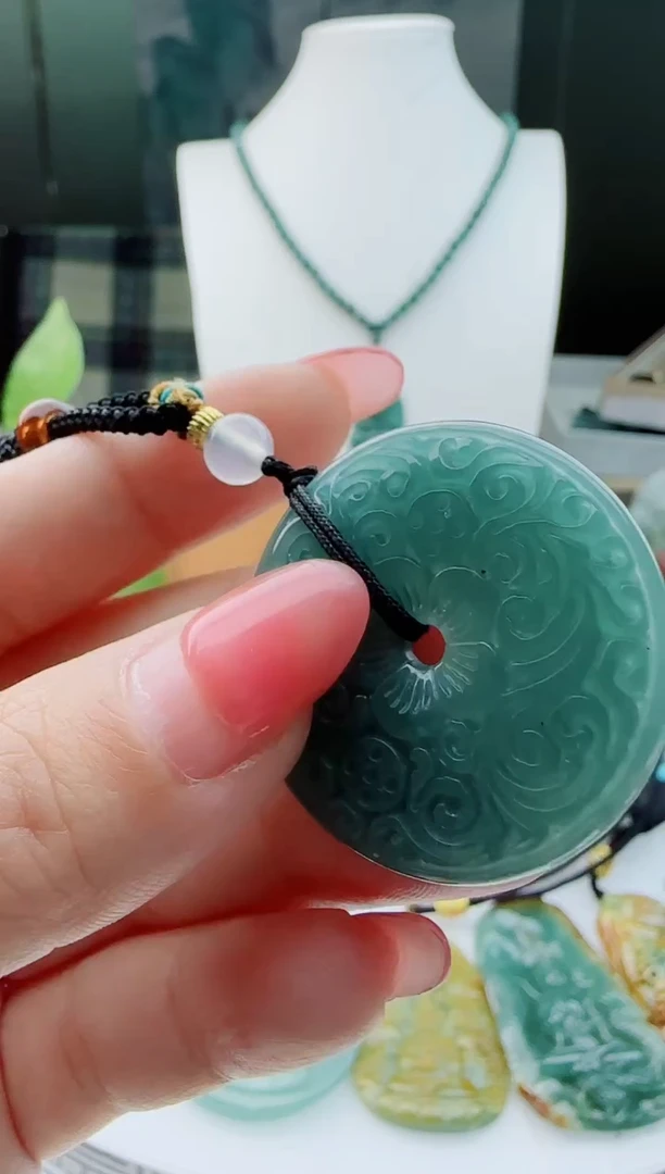 【闪购商品】翡翠颈饰未镶嵌多样性随机一件发货