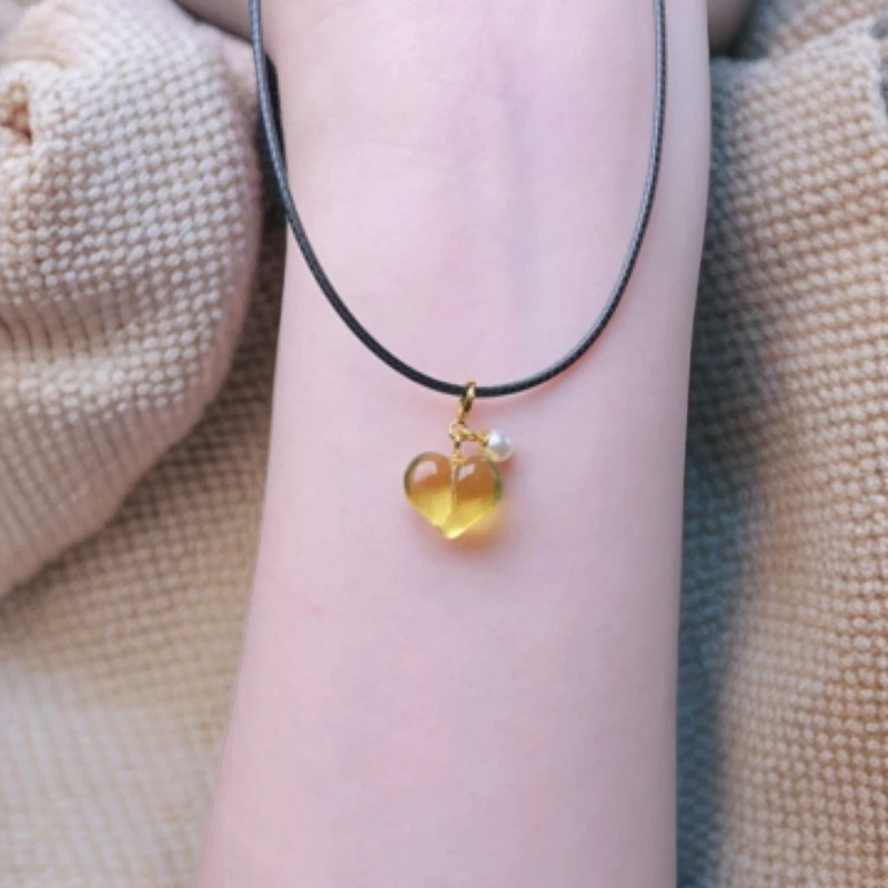 天然金珀（小屁桃）小滴溜吊坠