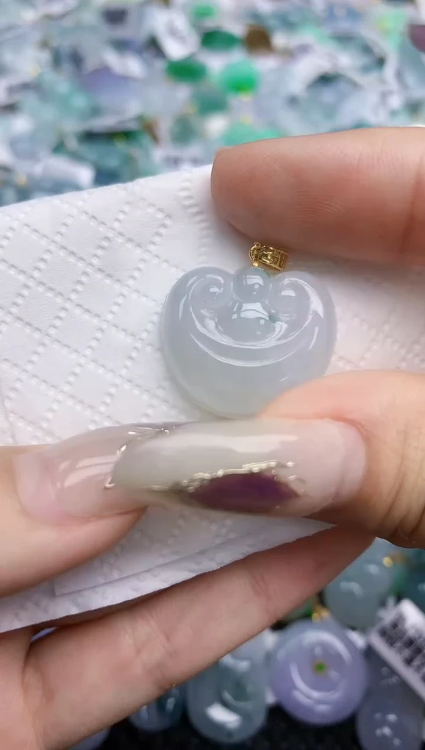 翡翠挂件未镶嵌   天然翡翠A货