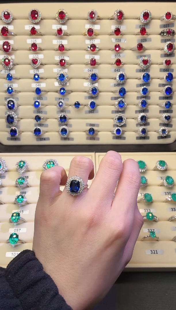 2蓝宝石（处理） 无品牌 925银 轻奢女神款皇家蓝色系