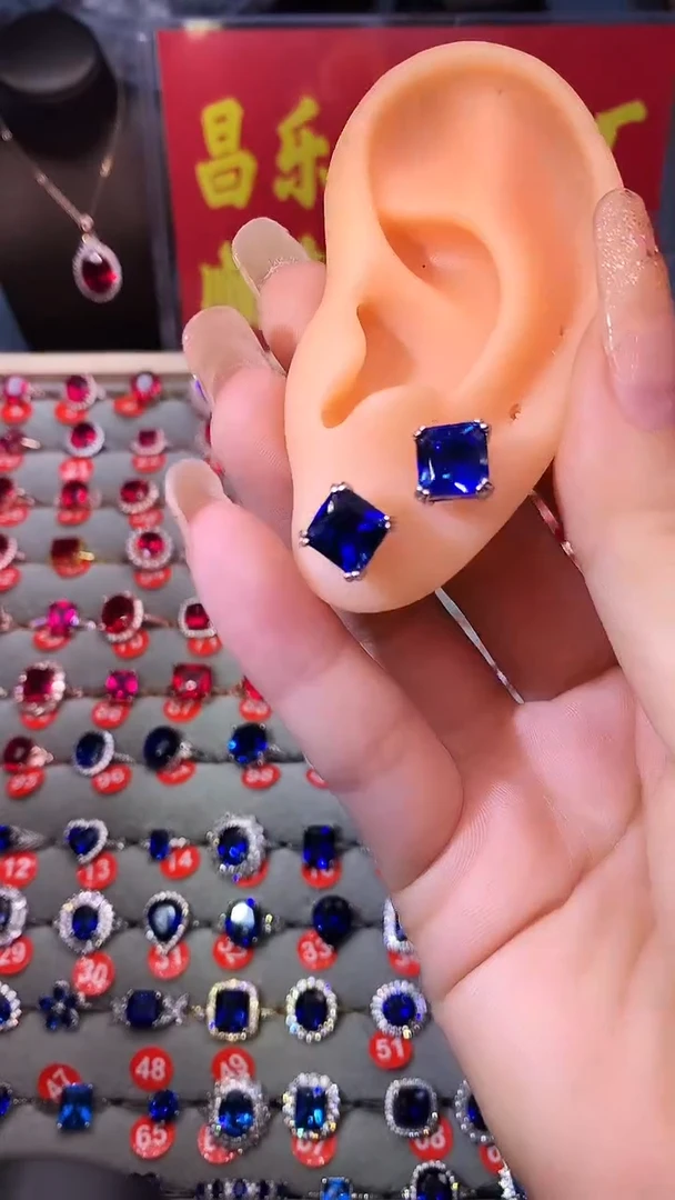 【闪购商品】蓝宝石耳饰银S925镶嵌111111