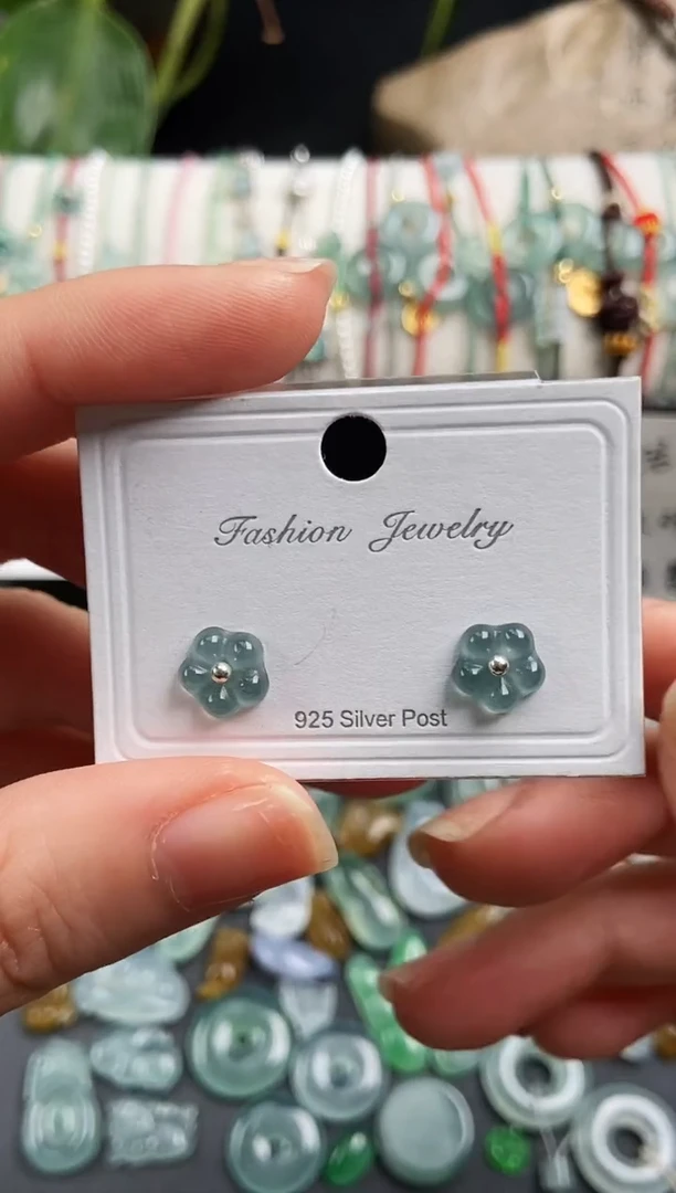 【闪购商品】翡翠吊坠(不含链)未镶嵌小花