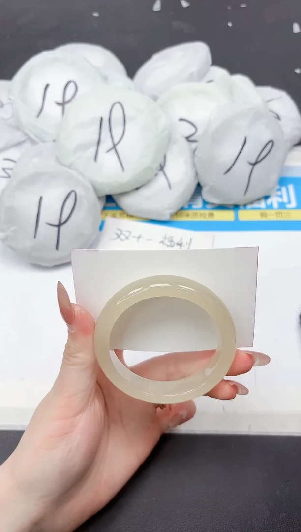 未镶嵌手镯石英质玉254-54