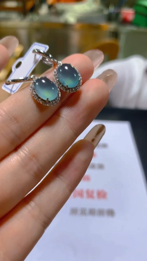 未镶嵌翡翠耳饰多样性发一