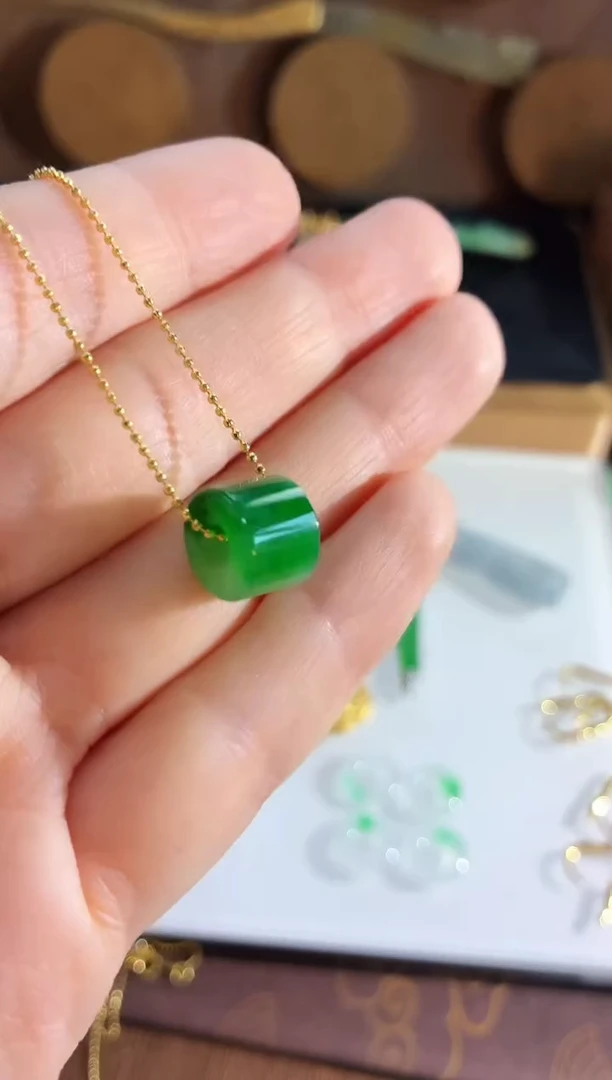 翡翠未镶嵌吊坠(不含链)吊坠