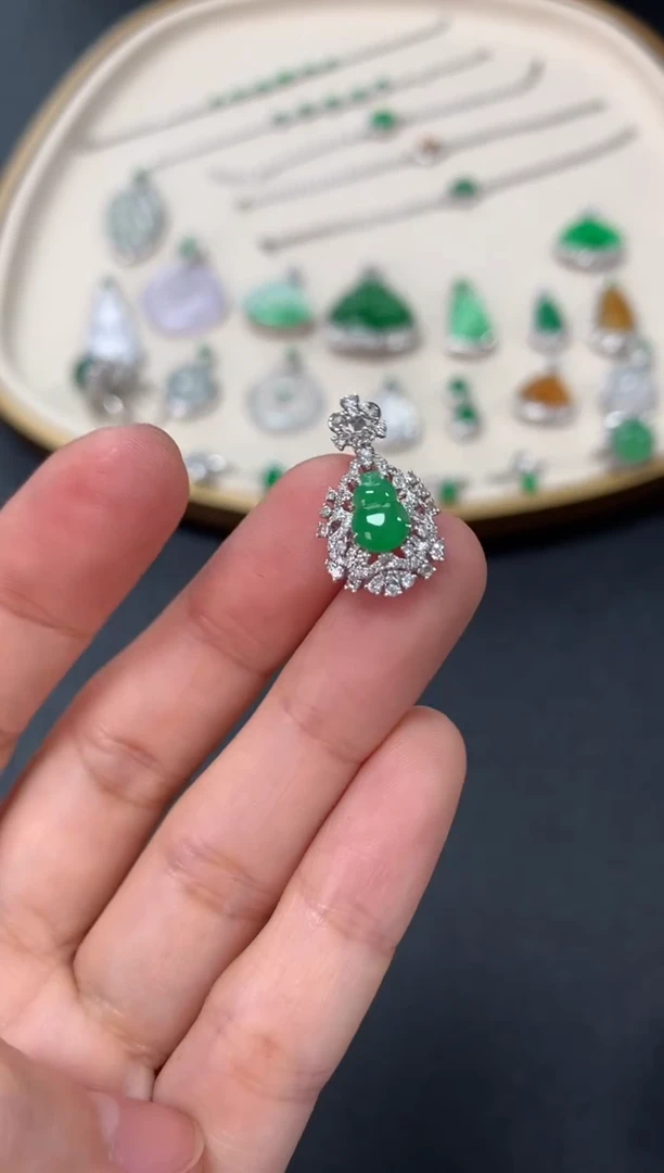 【闪购商品】翡翠吊坠(不含链)18K金镶嵌4500