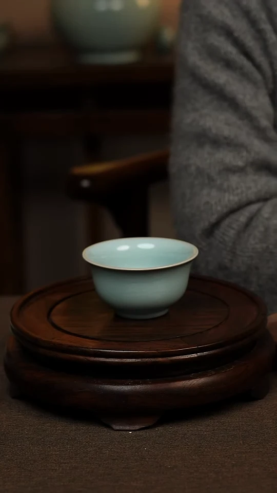 瓷片天青色压手杯80ml微瑕不带礼盒