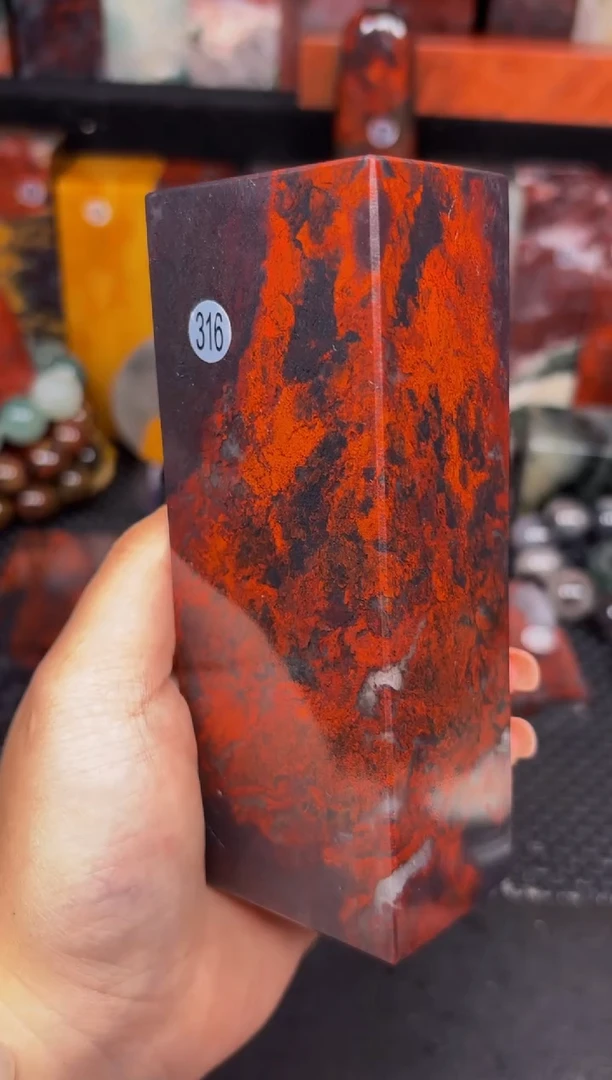 玉 桂林鸡血玉印章摆件 编号：316