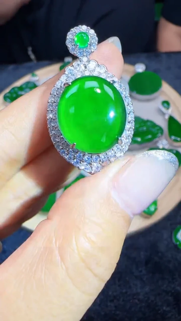 未镶嵌定制翡翠翡翠吊坠65