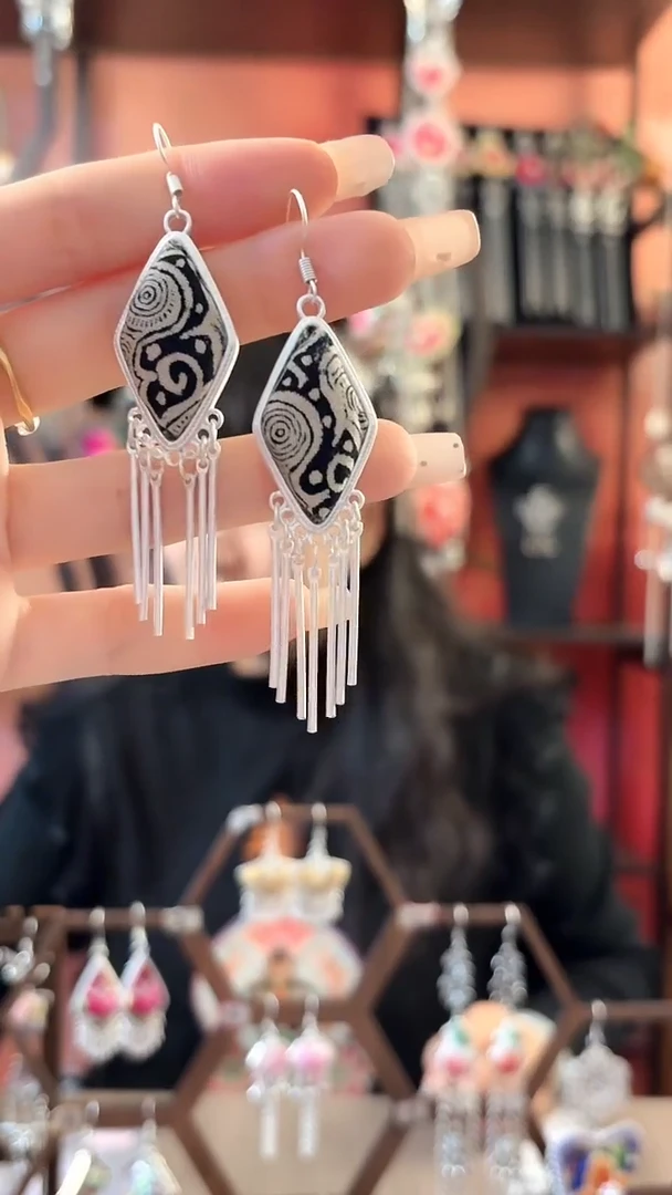 织绣云织谣民族风精美饰品 179