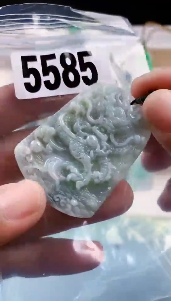 【闪购商品】翡翠挂件未镶嵌天然翡翠吊坠挂件