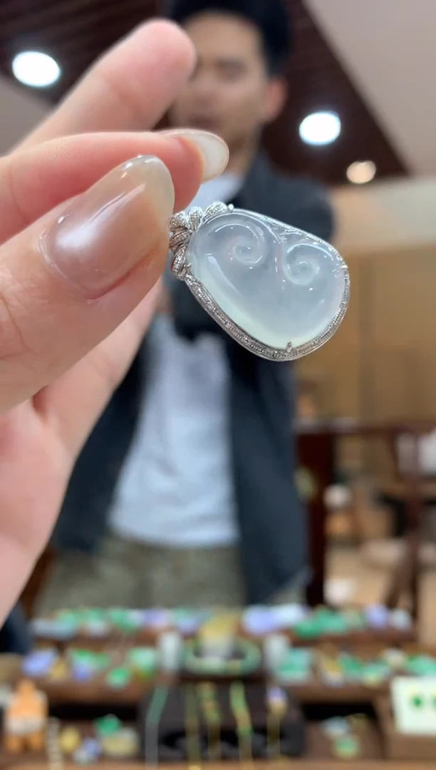 翡翠18K金镶嵌吊坠(不含链)如意