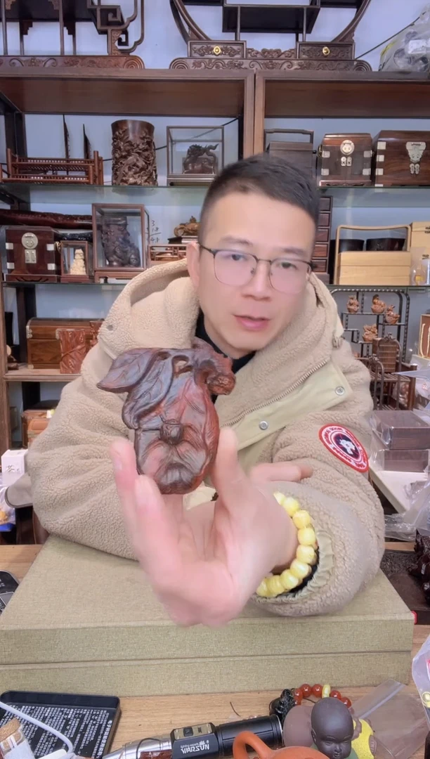 【闪购商品】乌木类书架913小叶紫檀手把件