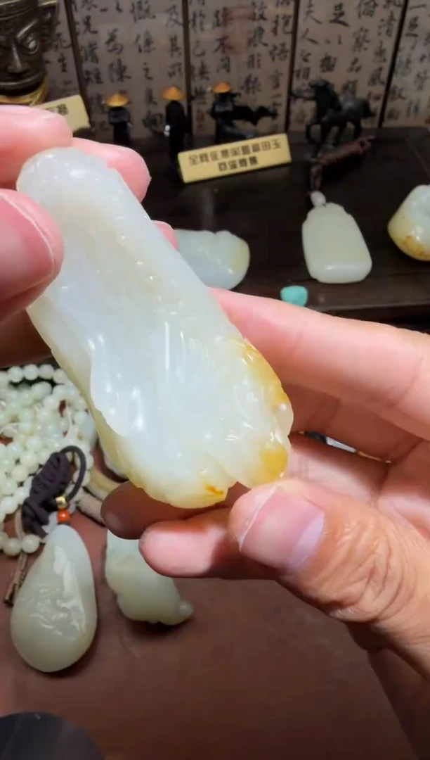 未镶嵌和田玉挂件和田玉