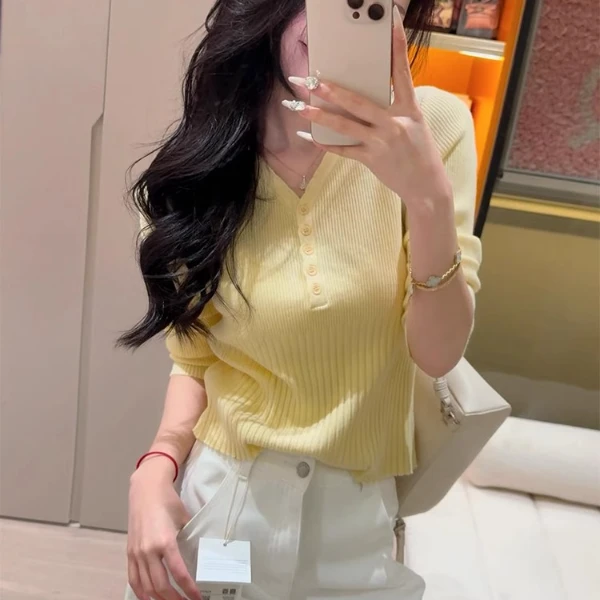 春秋别致V领针织打底衫修身显瘦薄款收腰高级感毛衣2025新款上衣