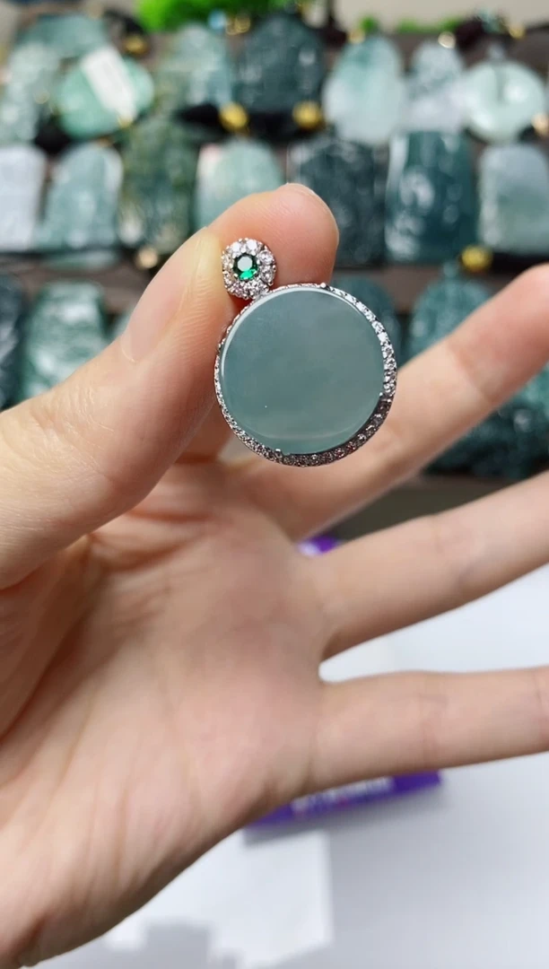 翡翠未镶嵌颈饰多样性一件发货