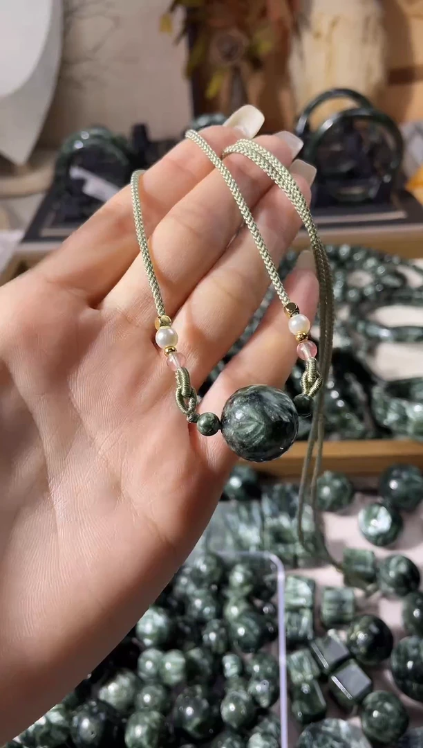 颈饰未镶嵌水晶编绳单株吊坠