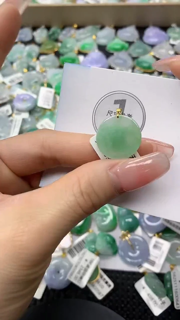 颈饰18K金镶嵌翡翠a货支持复检百元以上9元证书费自理