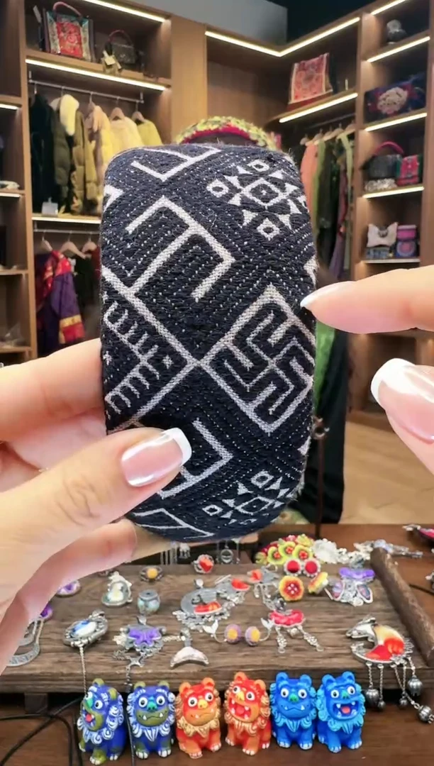 【闪购商品】织绣L527黔东南苗族刺绣