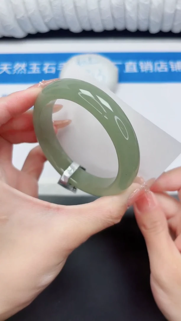 未镶嵌手镯石英质玉55-56.5DK