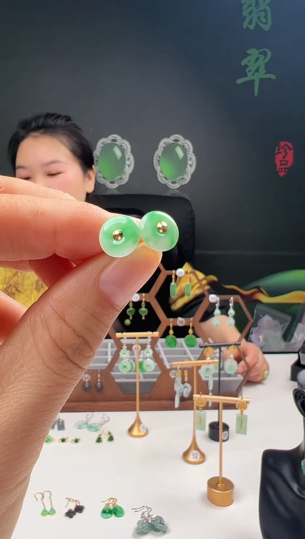 18K金镶嵌翡翠耳饰001