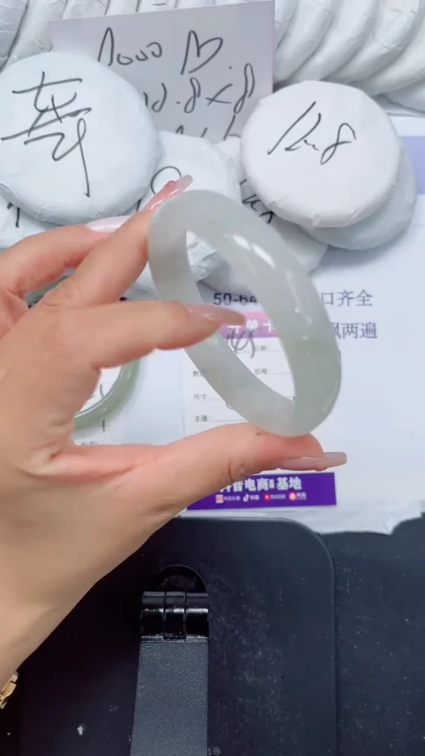 未镶嵌手镯石英质玉145-58