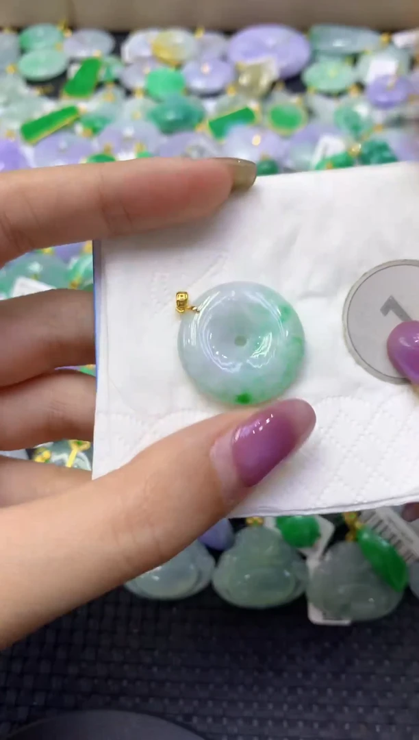 颈饰未镶嵌翡翠天然缅甸翡翠A货