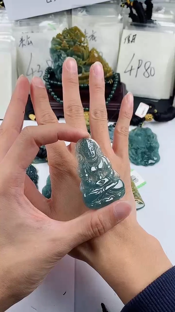 【闪购商品】翡翠颈饰未镶嵌