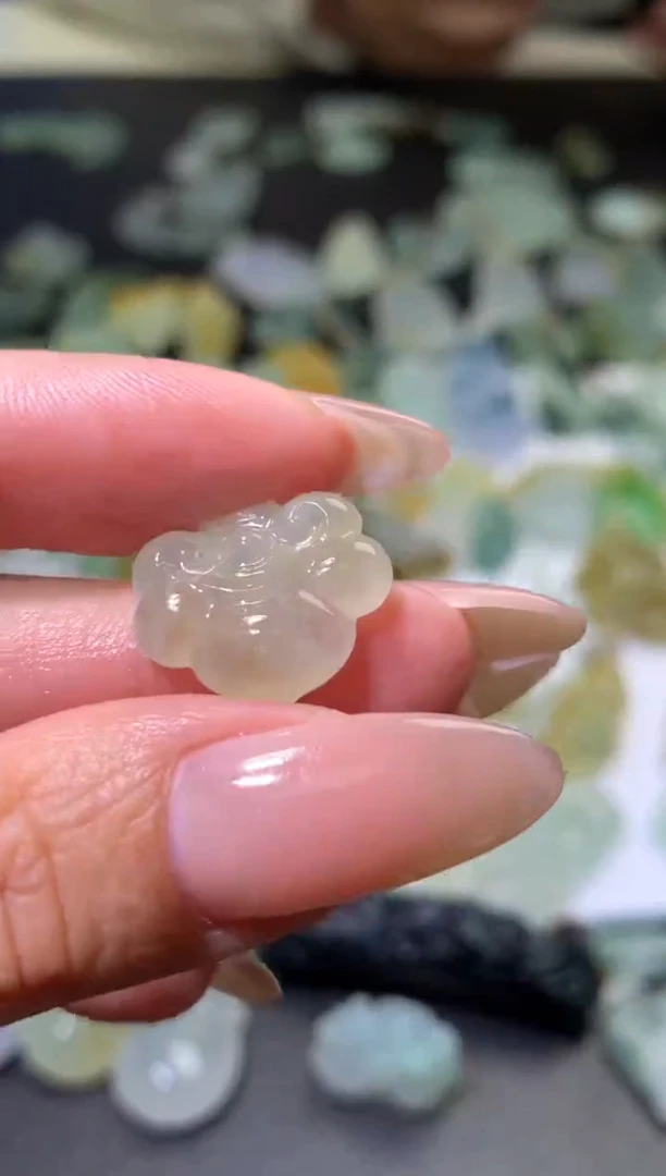 未镶嵌定制翡翠毛货  14.3-17.4-4.8