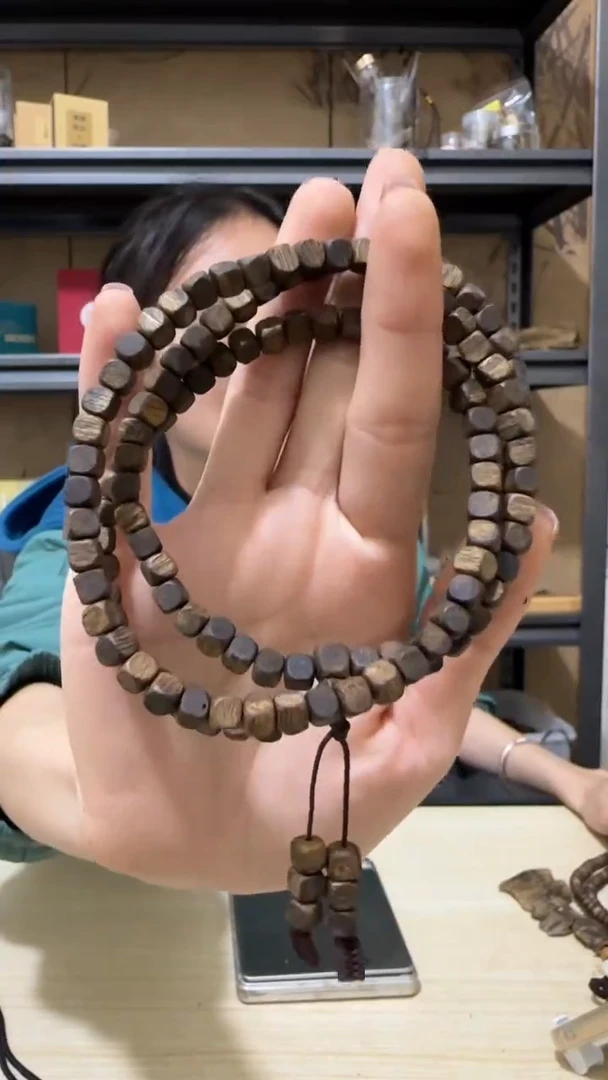 【闪购商品】沉香手串28号张勺子树心油方糖多圈手串