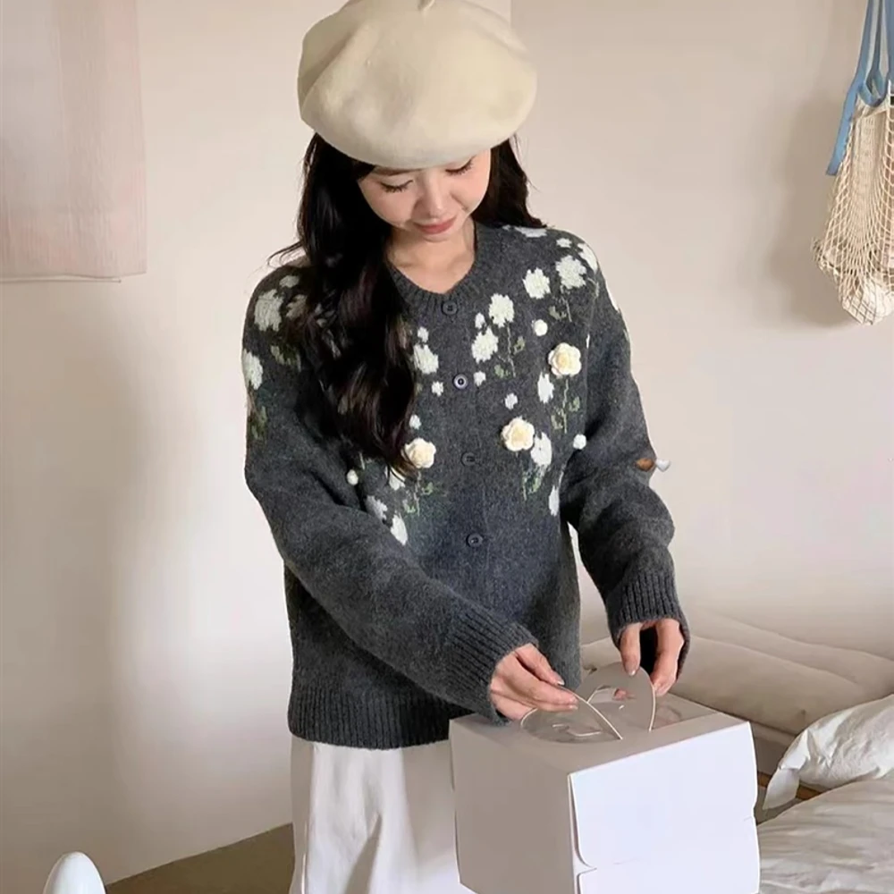 韩系少女风立体花朵温柔针织开衫女秋冬时尚宽松显瘦气质毛衣外套