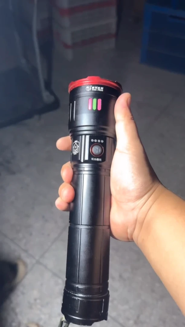 铝合金大容量穿天炮手电筒