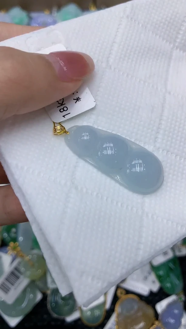 翡翠18K金镶嵌颈饰111111111