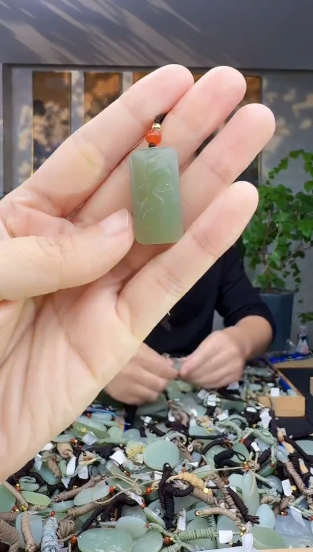 未镶嵌和田玉挂件拍一发一