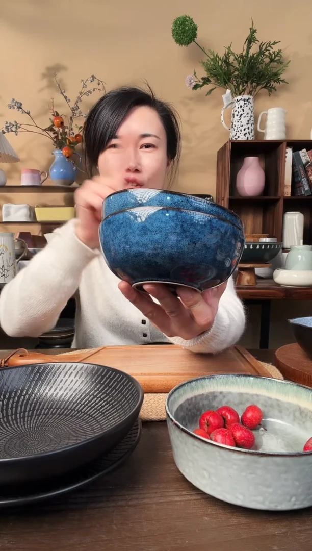 5.5英寸窑变蓝小碗2只微瑕