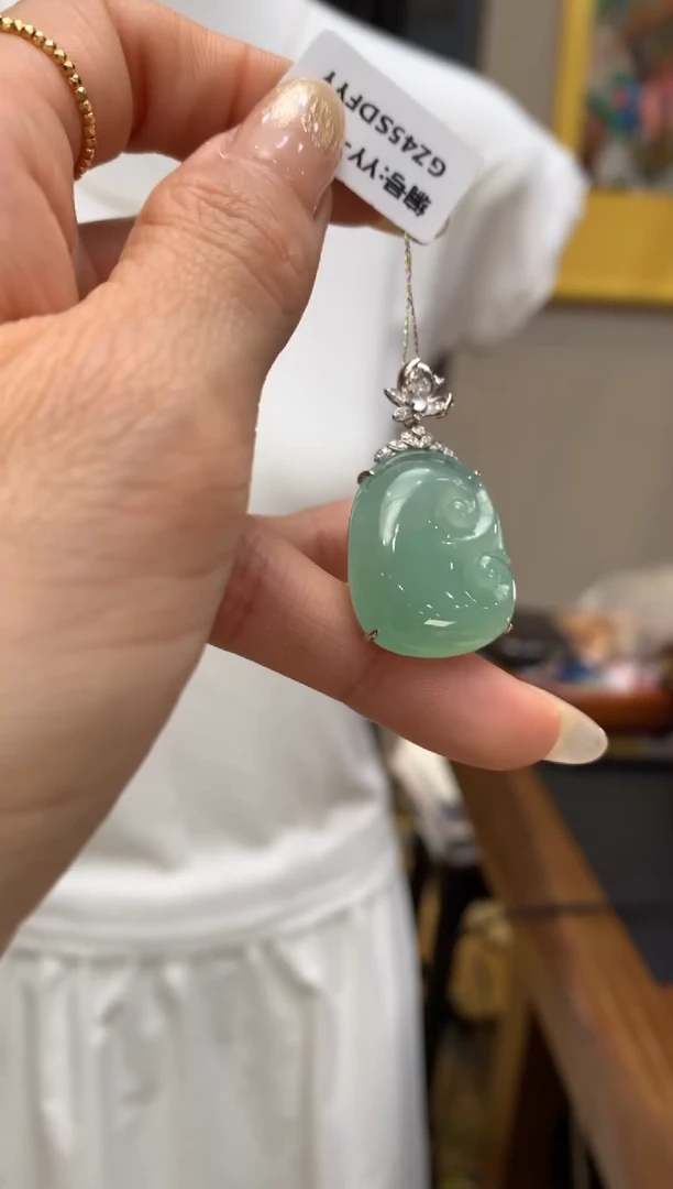 【闪购商品】翡翠颈饰18K金镶嵌如意