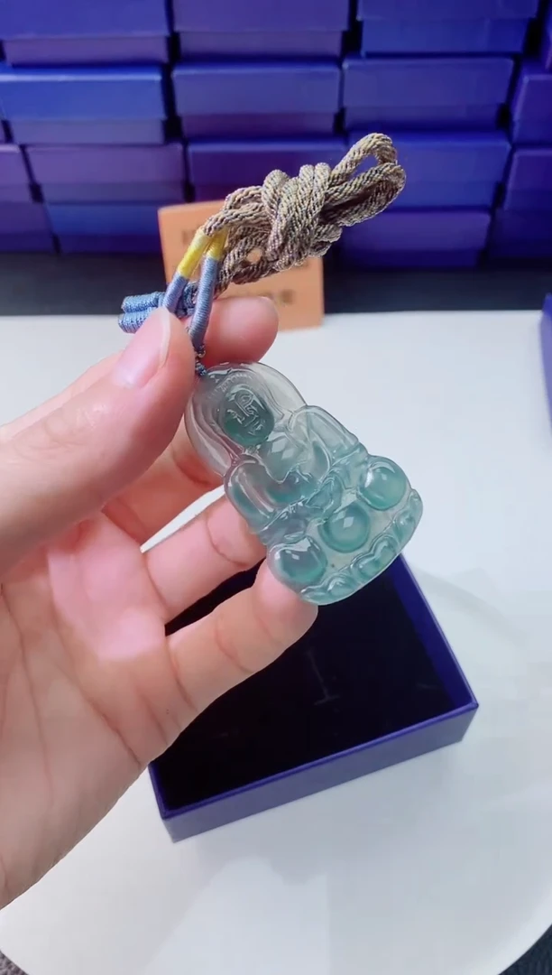翡翠未镶嵌颈饰