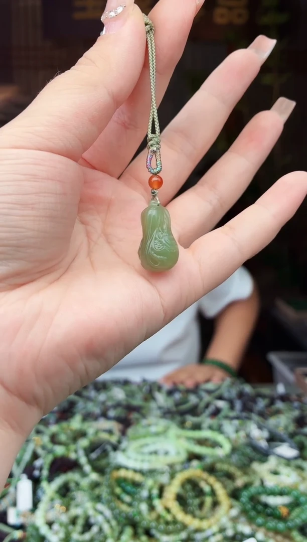 和田玉未镶嵌颈饰拍一发一