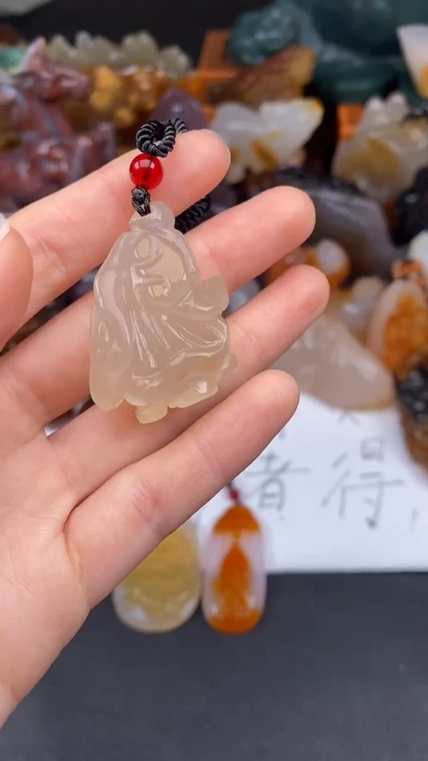 未镶嵌颈饰玛瑙/玉髓AA