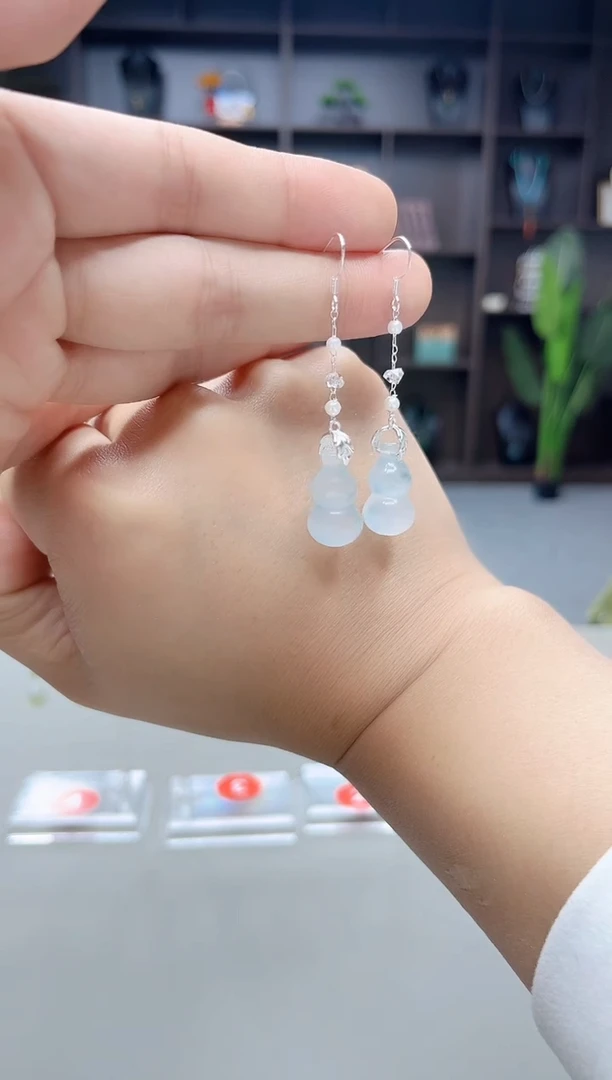 未镶嵌石英质玉（天山翠）耳饰D08