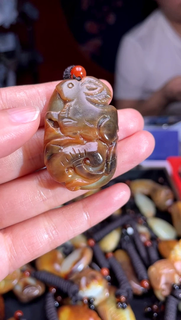 和田玉未镶嵌颈饰1